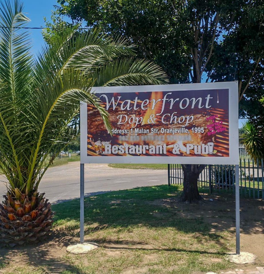 6 Bedroom Property for Sale in Oranjeville Free State